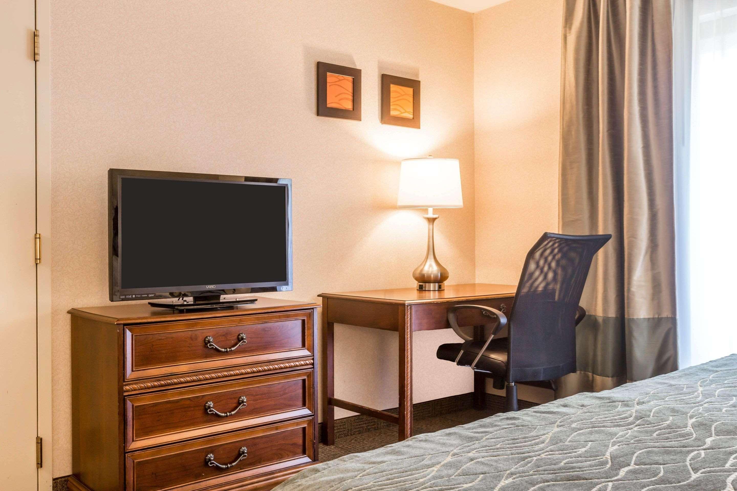 Comfort Inn & Suites Бърлингтън Екстериор снимка