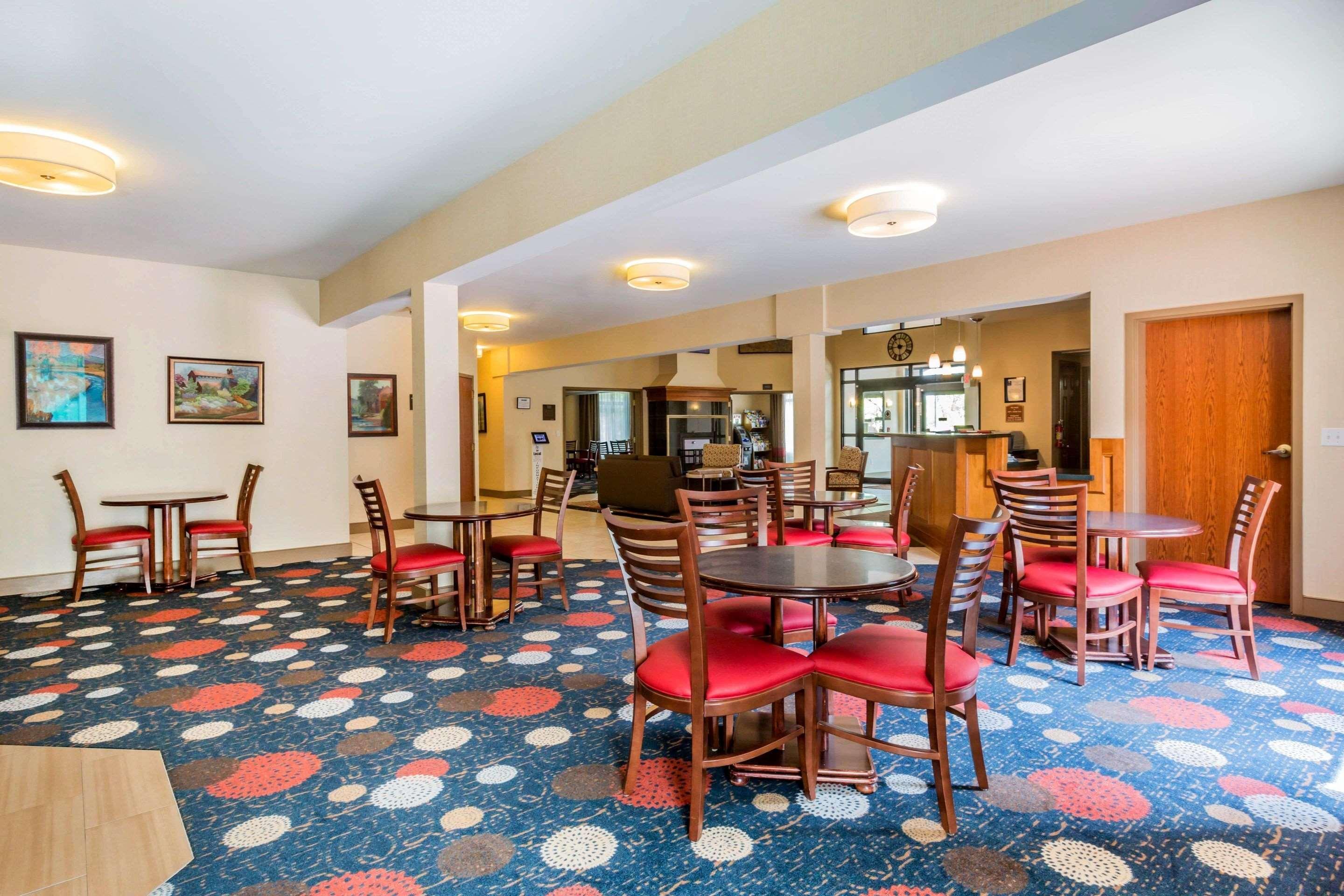 Comfort Inn & Suites Бърлингтън Екстериор снимка