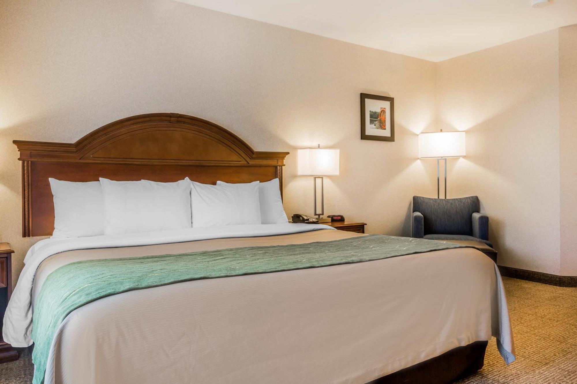 Comfort Inn & Suites Бърлингтън Екстериор снимка