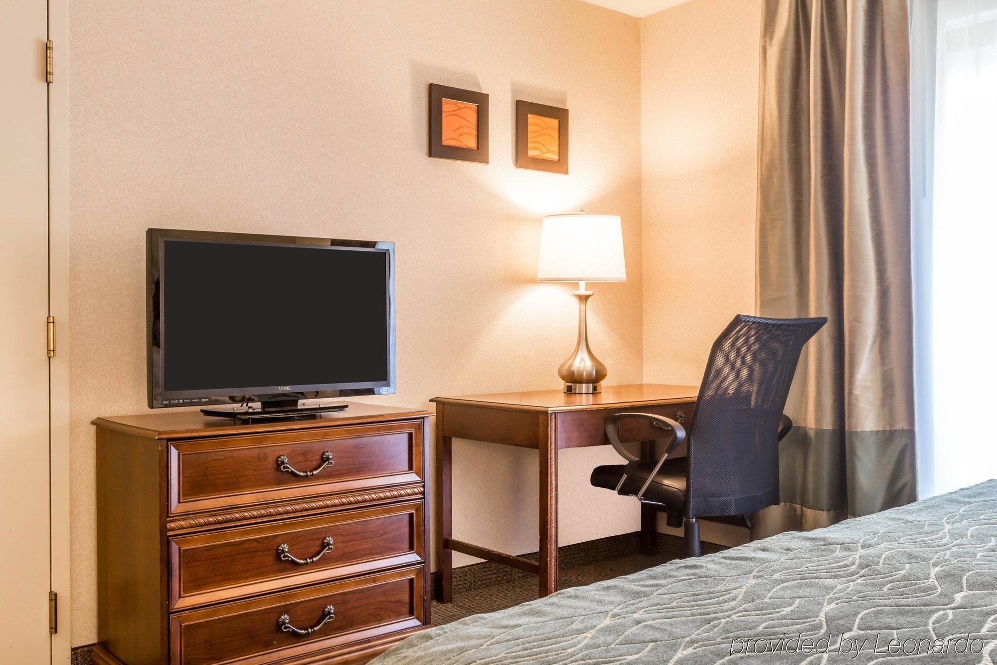 Comfort Inn & Suites Бърлингтън Екстериор снимка