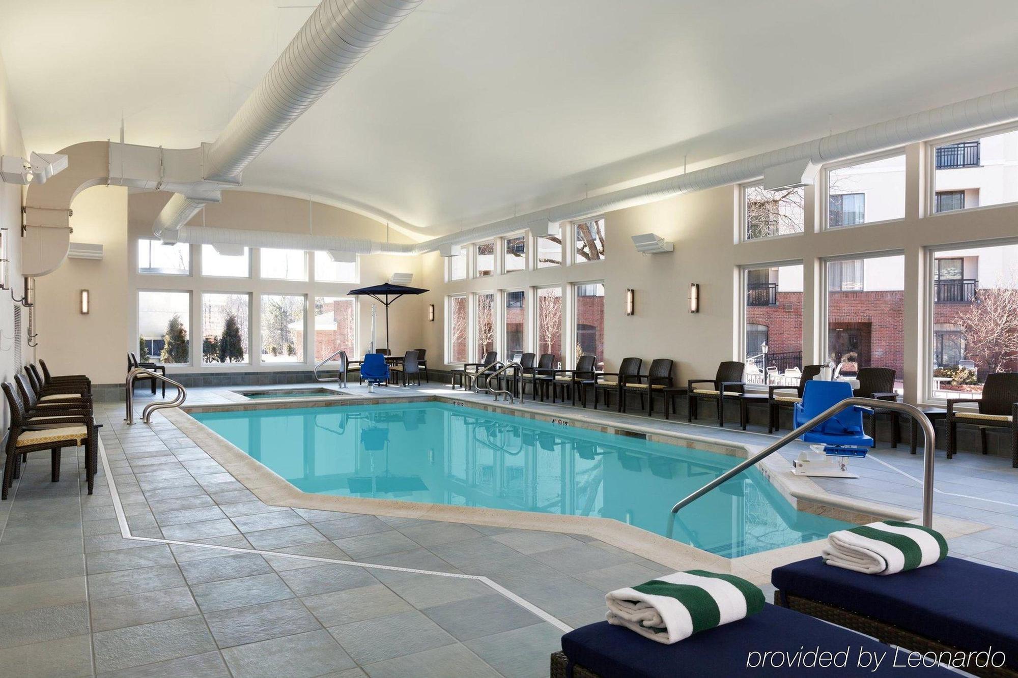 Comfort Inn & Suites Бърлингтън Екстериор снимка